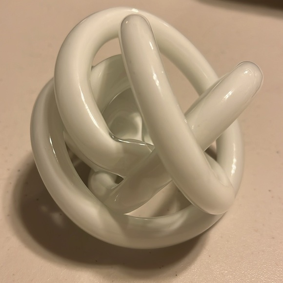 Glass knot hand blown clear cased white art glass knot sculptured paperweight - Picture 2 of 8
